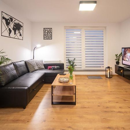 Maya'S Flats & Resorts 49 - Spacious 3 Rooms Apartment In Szafarnia Гданськ Екстер'єр фото