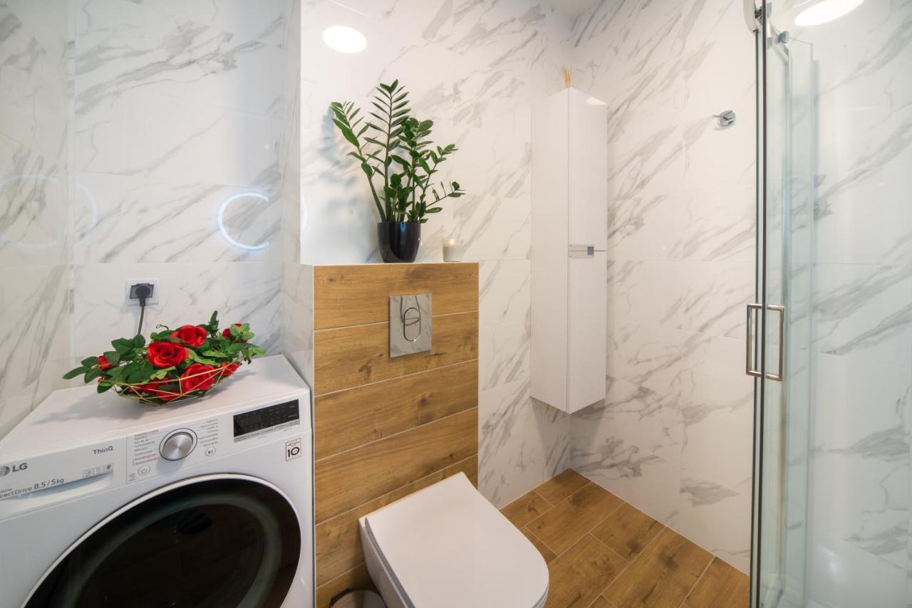 Maya'S Flats & Resorts 49 - Spacious 3 Rooms Apartment In Szafarnia Гданськ Екстер'єр фото