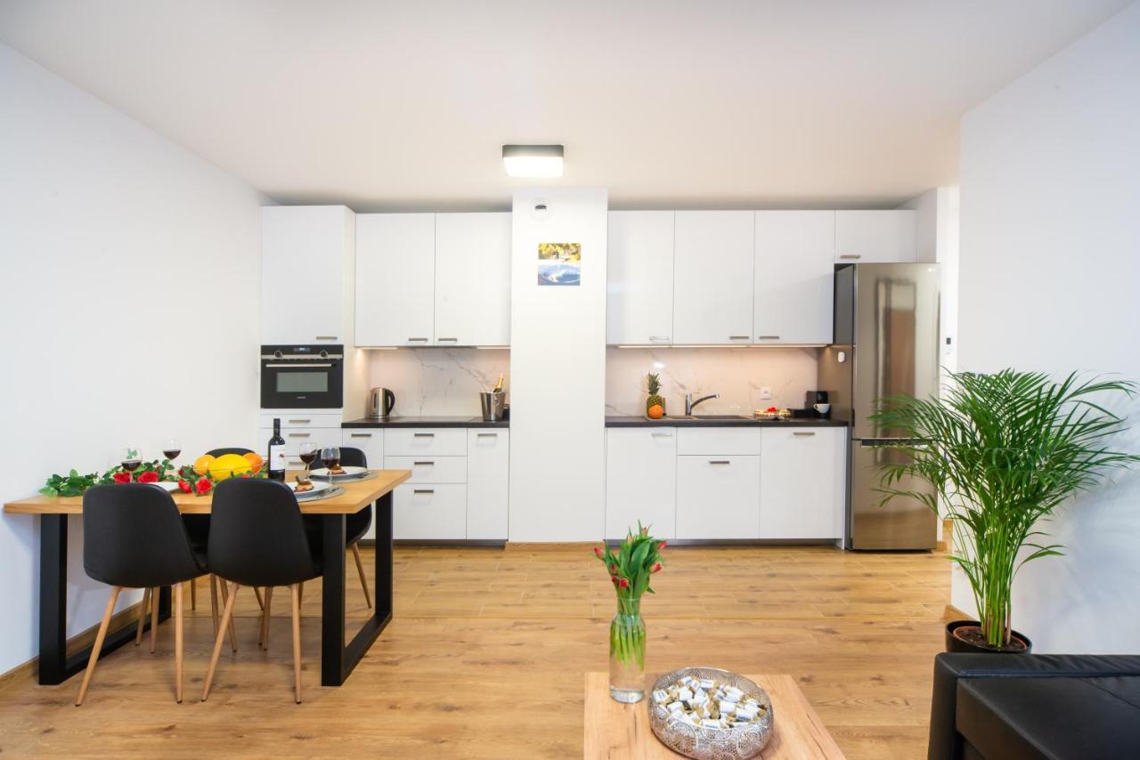 Maya'S Flats & Resorts 49 - Spacious 3 Rooms Apartment In Szafarnia Гданськ Екстер'єр фото