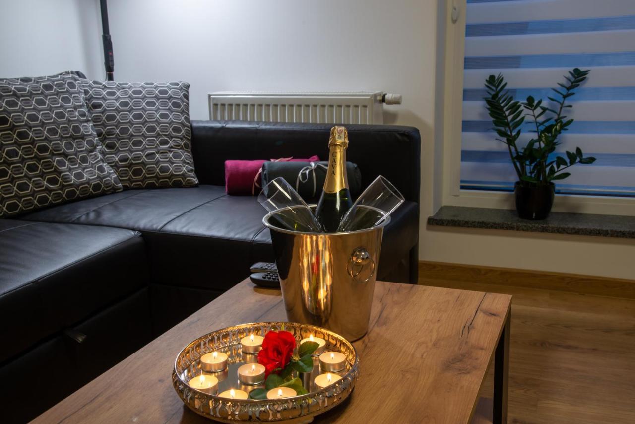 Maya'S Flats & Resorts 49 - Spacious 3 Rooms Apartment In Szafarnia Гданськ Екстер'єр фото