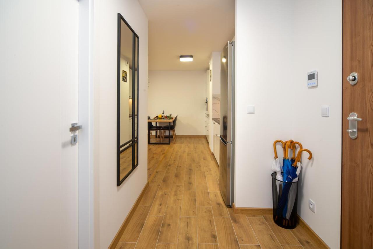 Maya'S Flats & Resorts 49 - Spacious 3 Rooms Apartment In Szafarnia Гданськ Екстер'єр фото